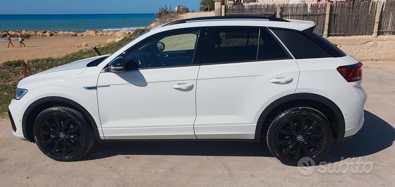 Bianco Usata 2022 VW T-Roc R-line SUV | 22.300 € (Buon prezzo) - Immagine 1/4