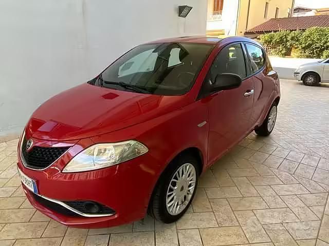 Usata Lancia Ypsilon S 95 CV (69 kW) 2018 Rosso Utilitaria