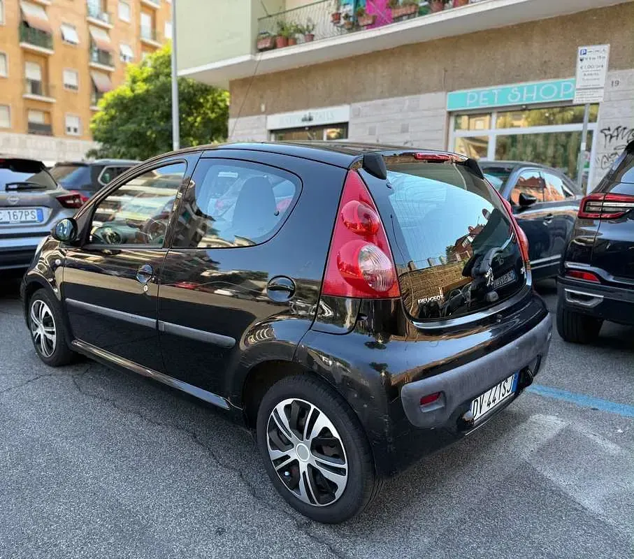 Usata Peugeot 107 Filou 68 CV (50 kW) 2009 Utilitaria