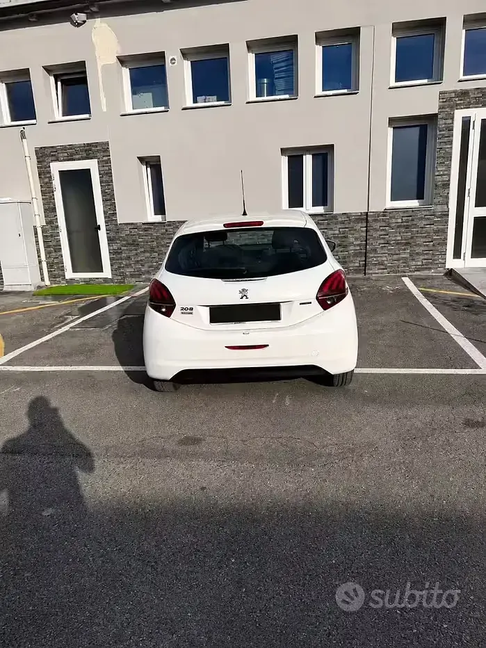 Usata Peugeot 208 75 CV (55 kW) 2016 Bianco Utilitaria