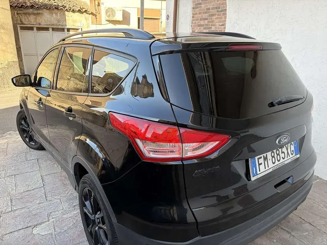 Usata Ford Kuga Titanium 140 CV (102 kW) 2014 Nero SUV