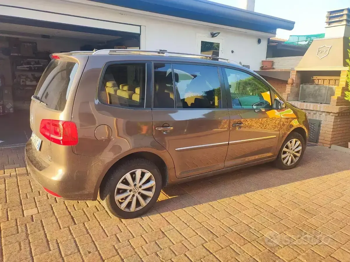 Usata VW Touran 150 CV (110 kW) 2012 Marrone Monovolume