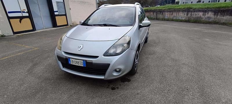 Usata Renault Clio II Luxe 86 CV (63 kW) 2009 Berlina