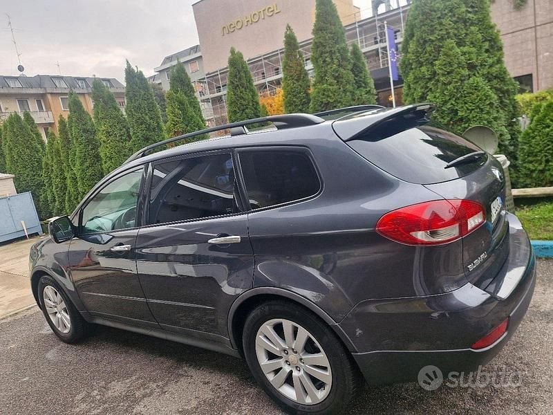 Usata Subaru Tribeca 258 CV (189 kW) 2008 Grigio SUV