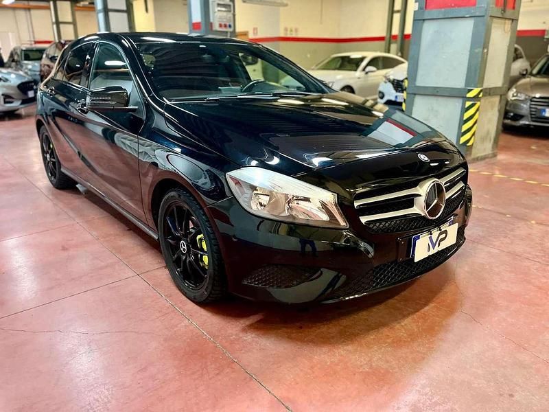 Usata Mercedes A180 122 CV (89 kW) 2014 Nero Berlina