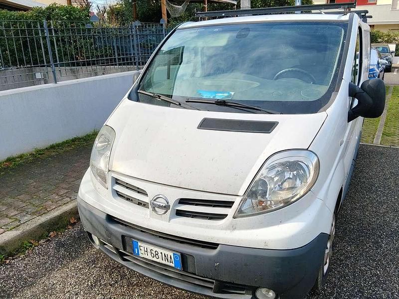Begagnad Renault Trafic 116 HK (85 kW) 2011 Vit Minibuss