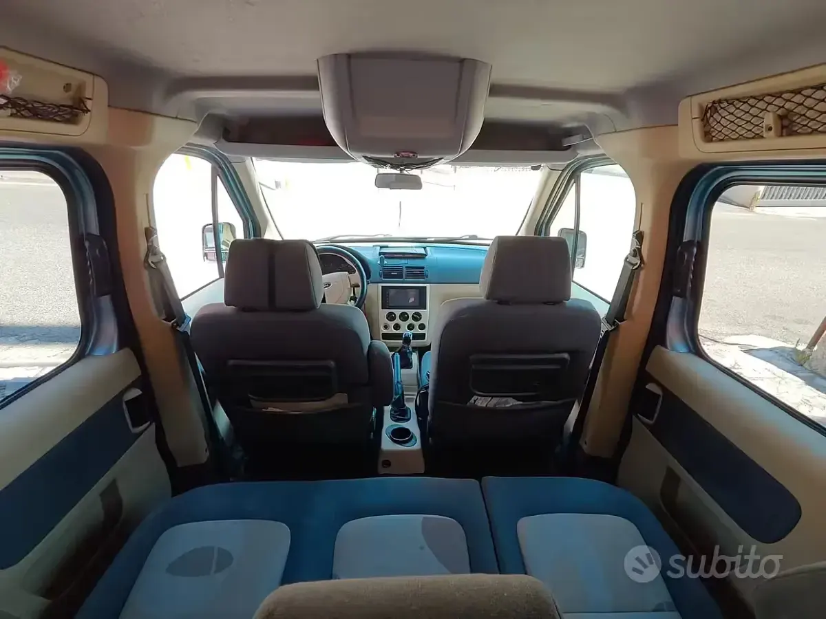 Usata Ford Tourneo Connect 110 CV (80 kW) 2007 Bluazzurro Monovolume