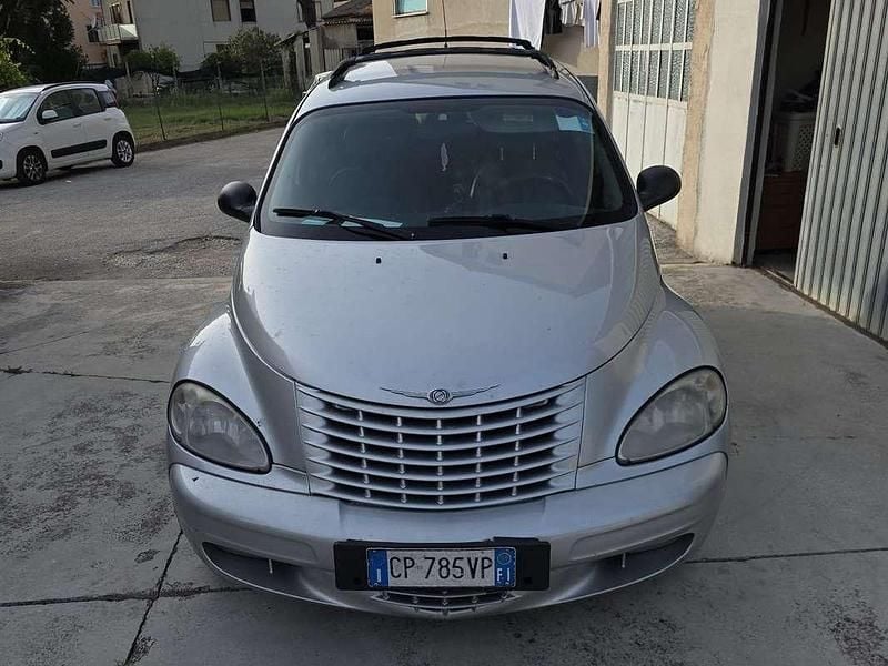 Grigio Usata 2004 Chrysler PT Cruiser Clasic Monovolume | 1500 € (Buon prezzo) - Immagine 1/4