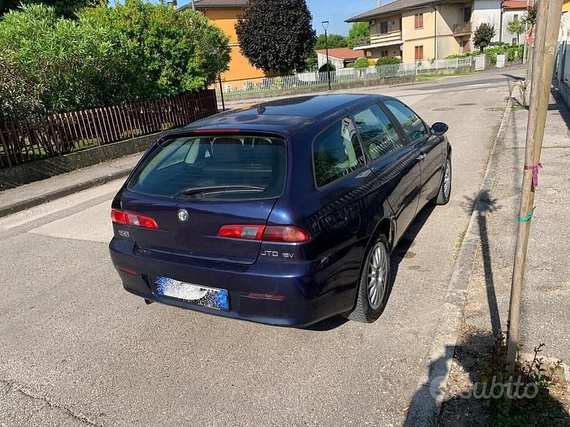 Usata Alfa Romeo 156 Distinctive 120 CV (88 kW) 2004 Blu Station wagon