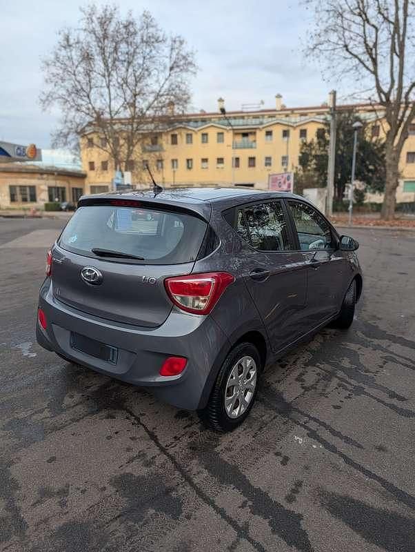 Usata Hyundai i10 67 CV (49 kW) 2016 Grigio Utilitaria