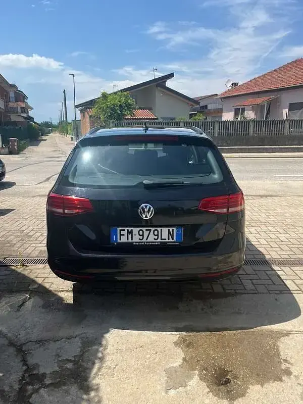 Usata VW Passat Comfortline 150 CV (110 kW) 2018 Nero Station wagon