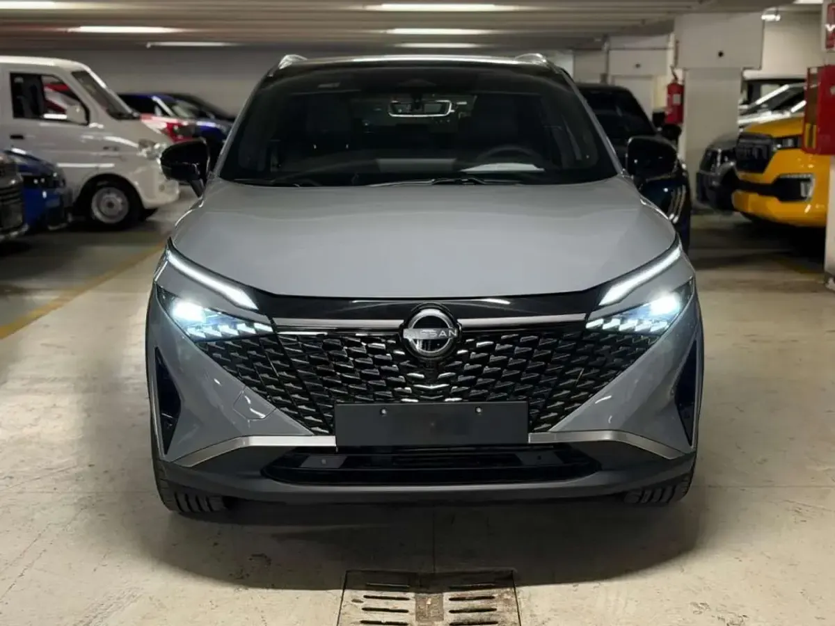 Nuova Nissan Qashqai Tekna 158 CV (116 kW) 2026 Grigio SUV