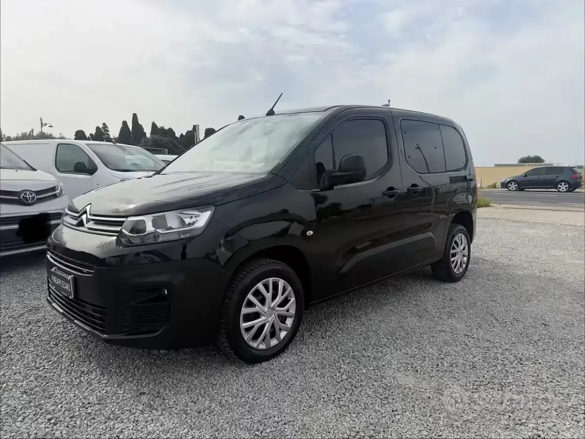 Usata Citroën Berlingo 102 CV (75 kW) 2021 Nero Monovolume