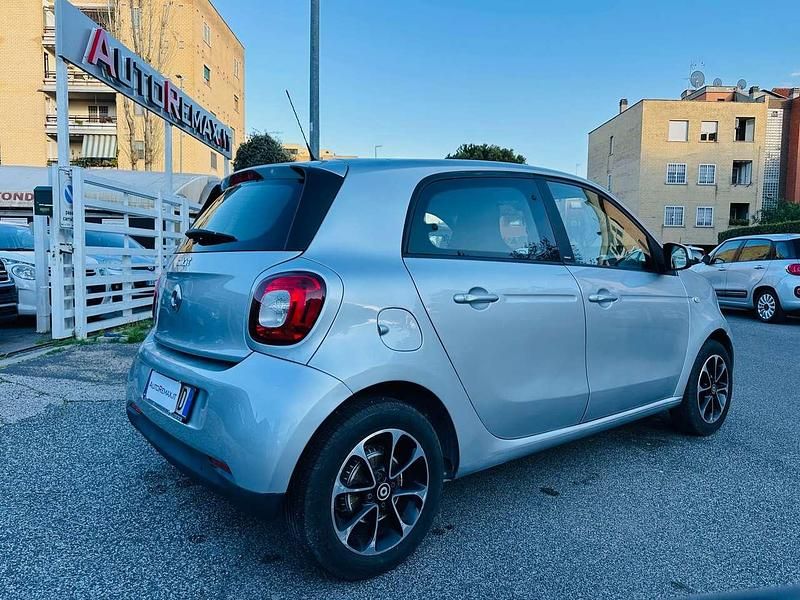 Usata Smart ForFour Passion 71 CV (52 kW) 2016 Argento Utilitaria