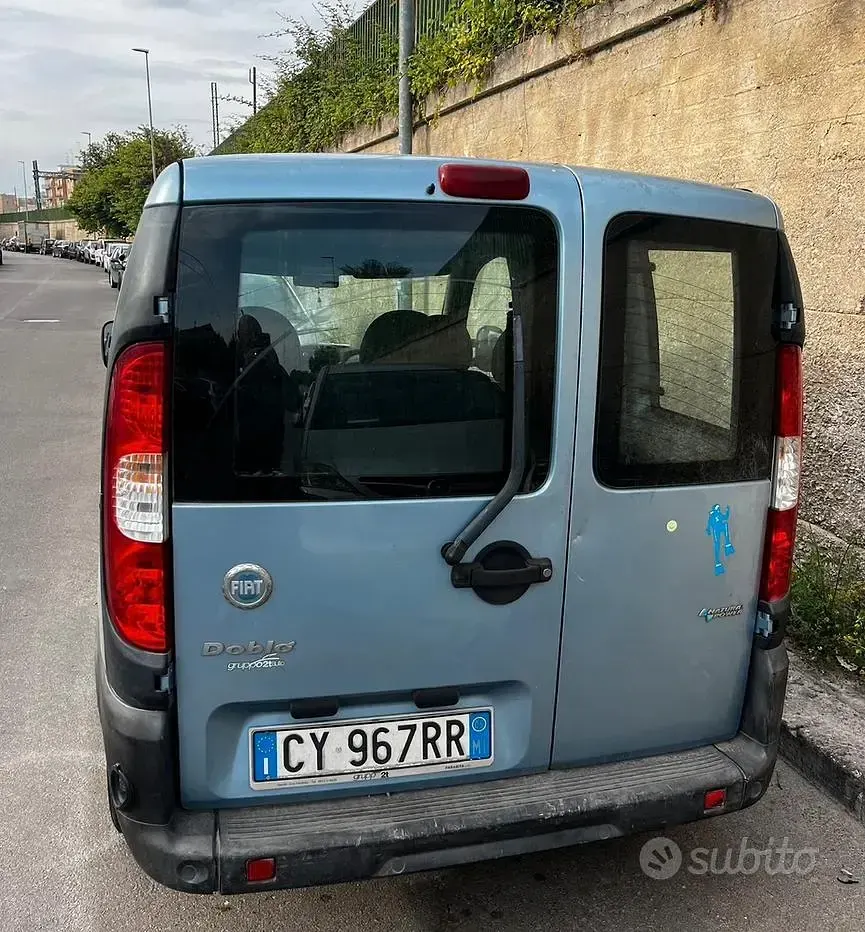 Usata Fiat Doblò 103 CV (75 kW) 2005 Monovolume