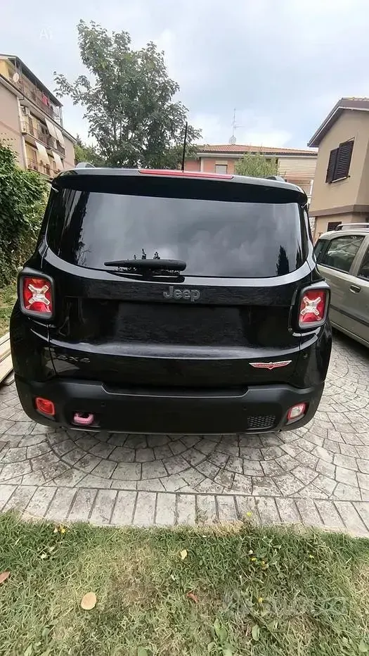 Usata Jeep Renegade Trailhawk 170 CV (125 kW) 2017 Nero SUV