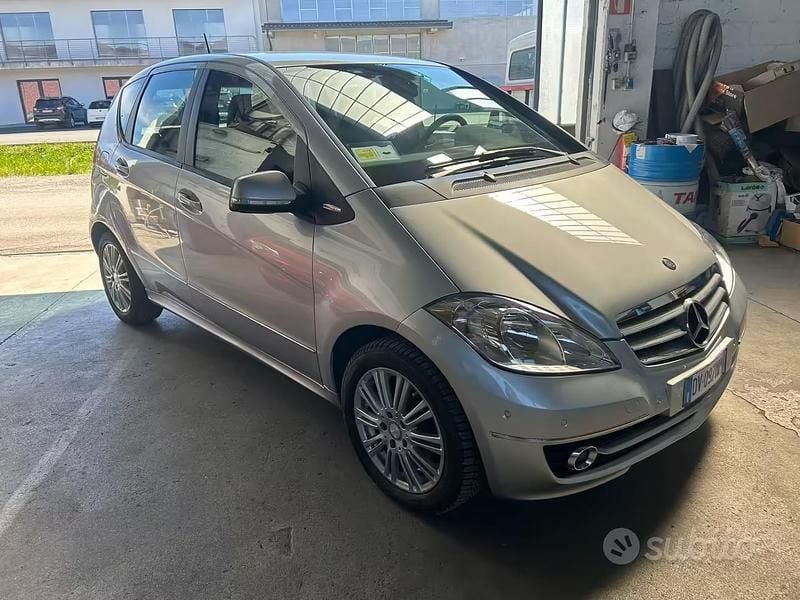 Usata Mercedes A150 95 CV (69 kW) 2010 Grigio Berlina