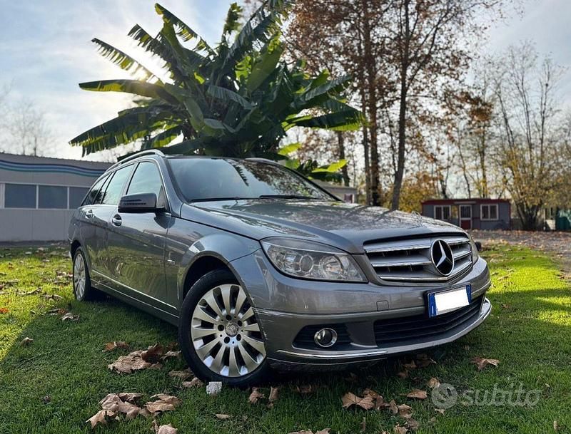 Usata Mercedes C220 AMG 170 CV (125 kW) 2010 Grigio Berlina