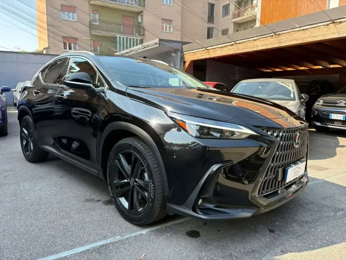 Usata Lexus NX350h 190 CV (139 kW) 2024 Nero SUV