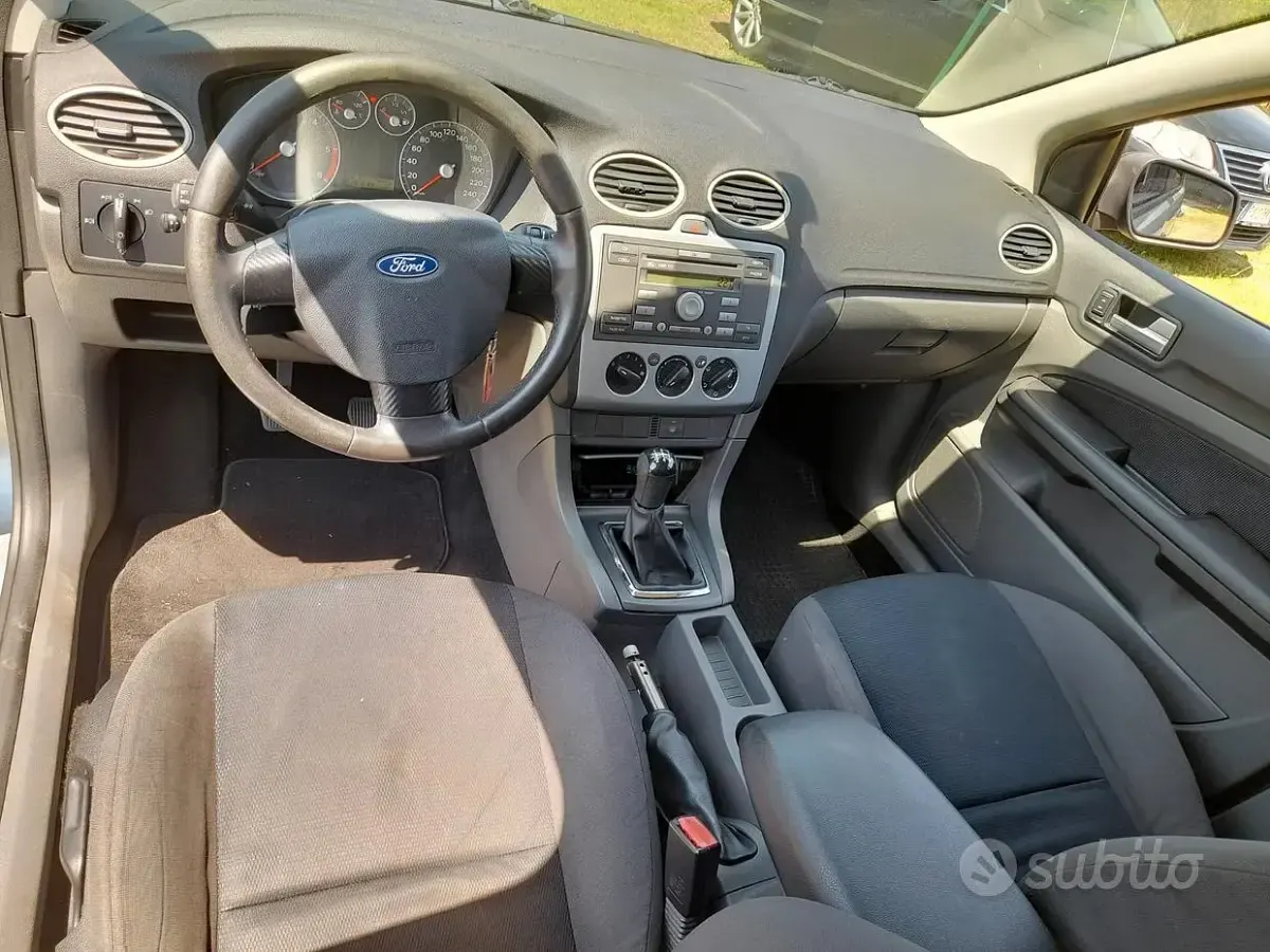 Usata Ford Focus 90 CV (66 kW) 2005 Bluazzurro Station wagon