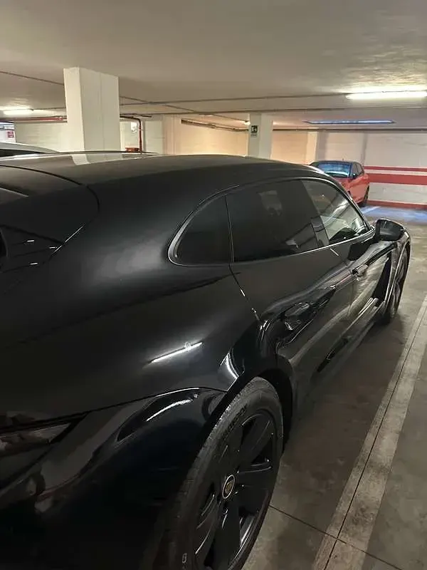 Usata Porsche Taycan Performance Package 350 kW (476 CV) 2023 Nero Station wagon