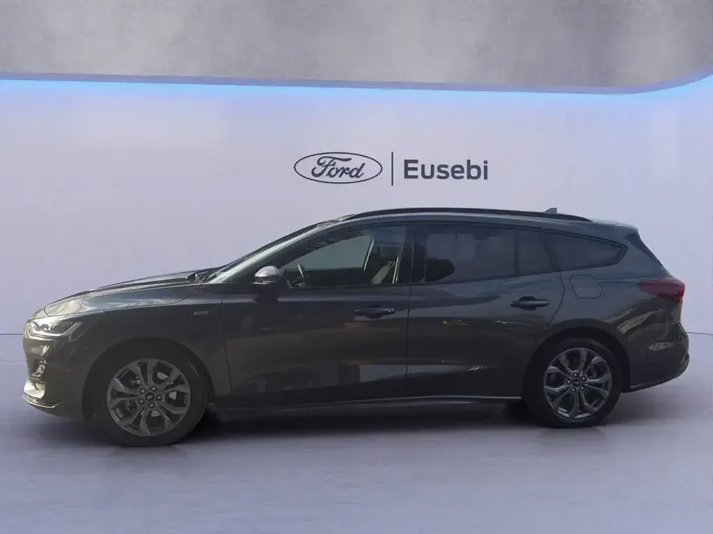 Usata Ford Focus ST-Line 125 CV (91 kW) 2022 Magnetic grey Station wagon