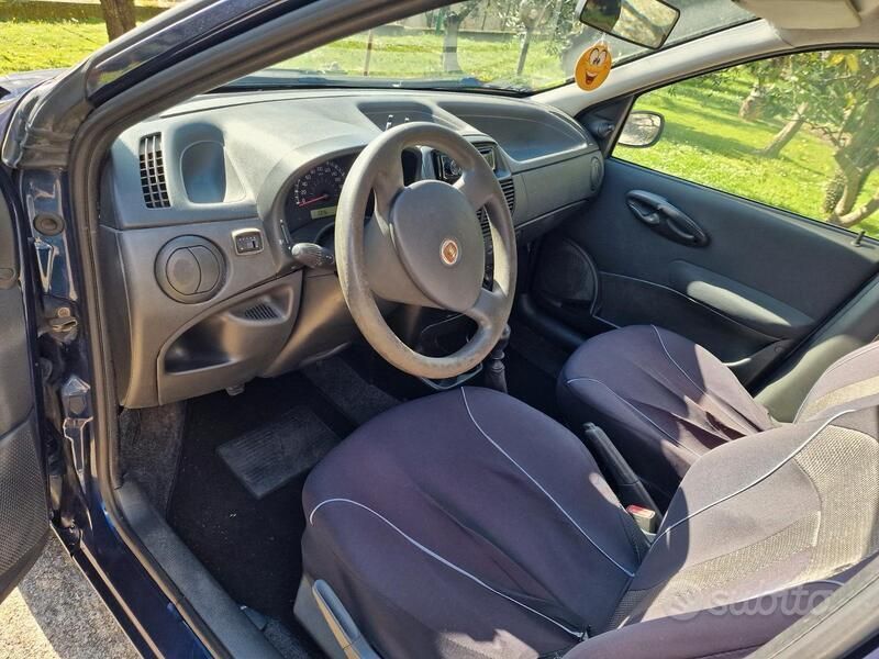 Usata Fiat Punto 2009 Blu Utilitaria