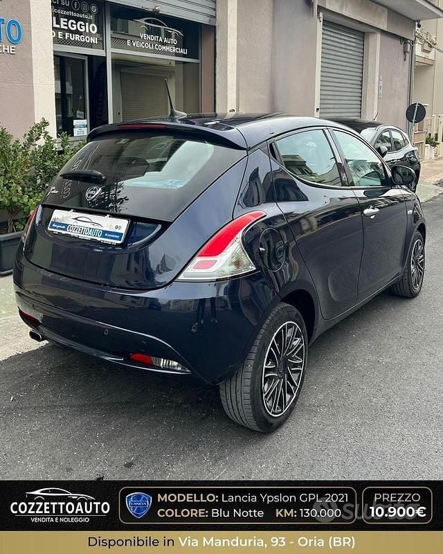 Usata Lancia Ypsilon Gold 69 CV (50 kW) 2021 Blu Utilitaria
