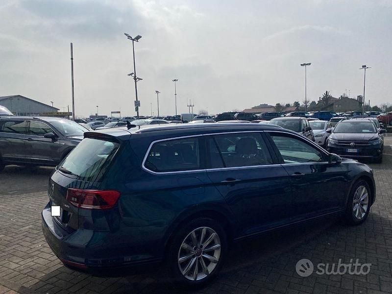 Usata VW Passat Business 122 CV (89 kW) 2021 Blu Station wagon