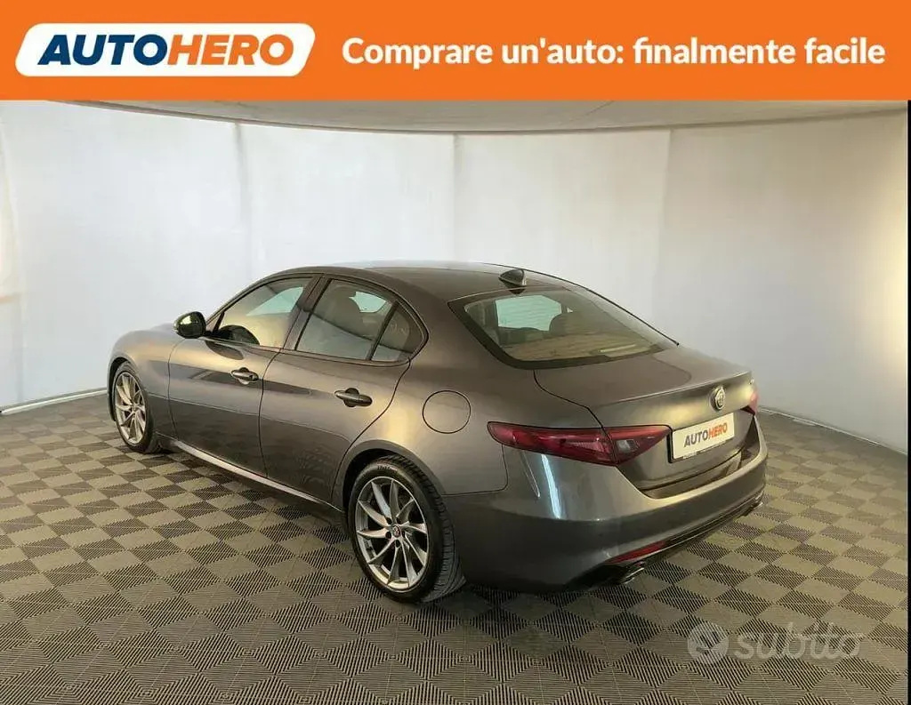 Używany Alfa Romeo Giulia Super 150 KM (110 kW) 2016 Szary Sedan/Limuzyna
