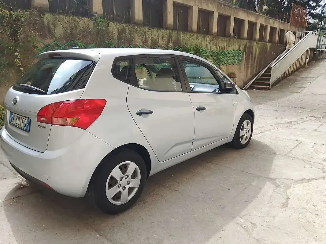Usata Kia Venga LX 77 CV (56 kW) 2011 Utilitaria
