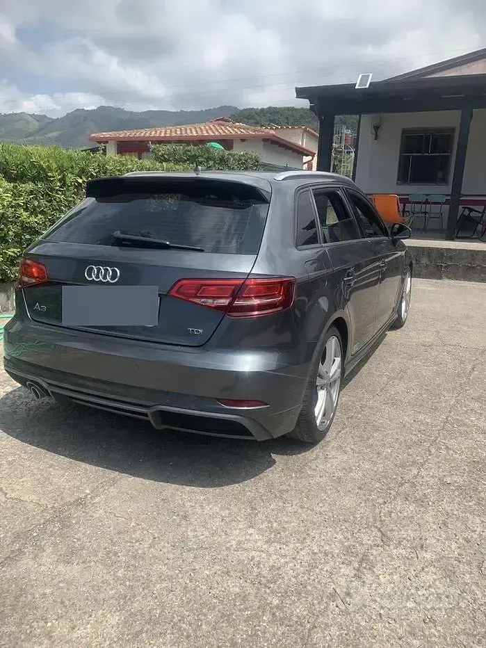 Usata Audi A3 S-Line 116 CV (85 kW) 2017 Grigio Berlina