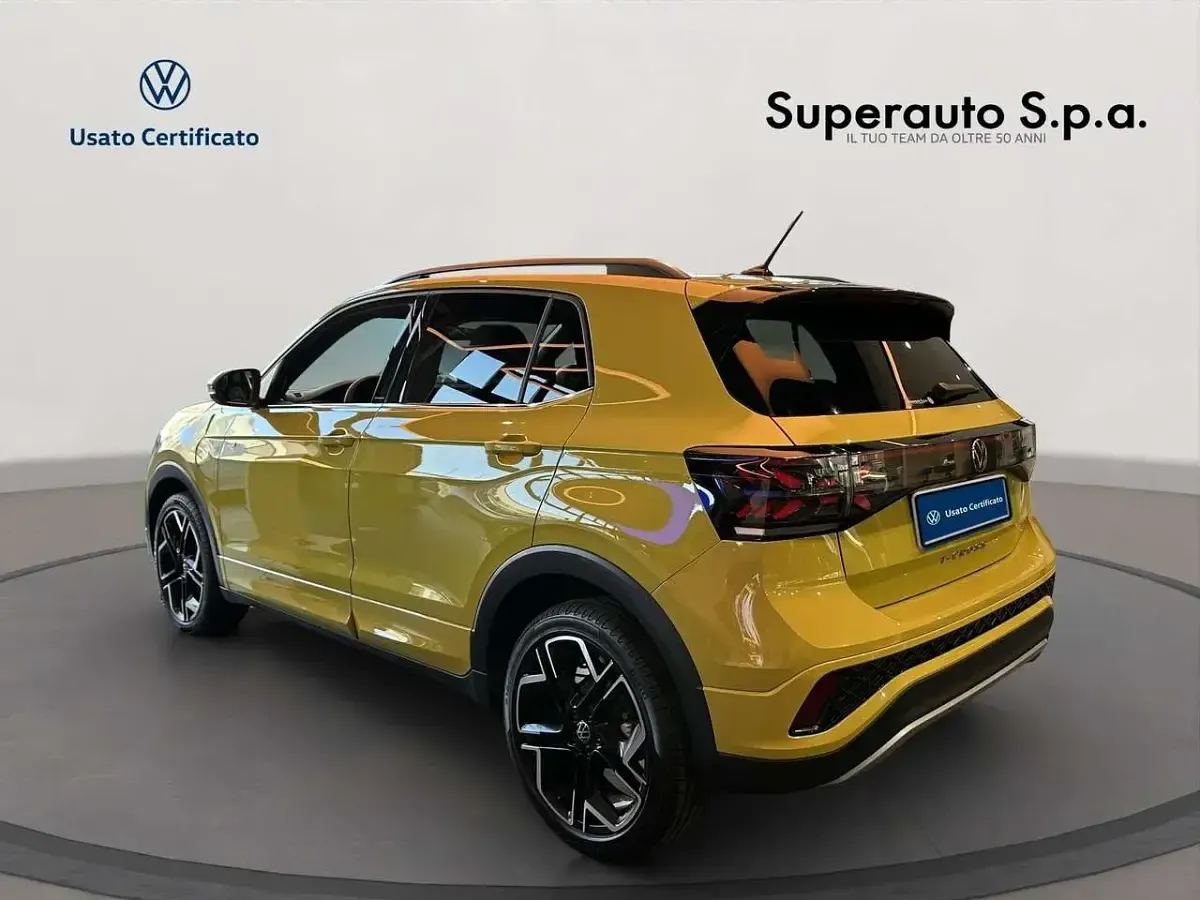 Nuova VW T-Cross R-line Plus 116 CV (85 kW) 2026 Giallo SUV