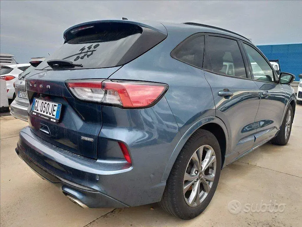 Usata Ford Kuga ST-Line X 225 CV (165 kW) 2023 Grigio SUV