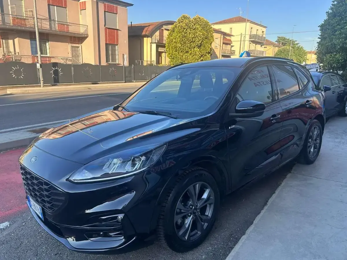 Usata Ford Kuga ST-Line X 120 CV (88 kW) 2024 Nero SUV
