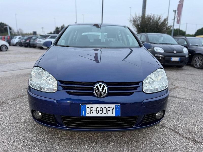 Usado VW Golf V Comfortline 102 CV (75 kW) 2007 Azul Berlina