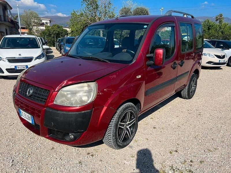 Usata Fiat Doblò Dynamic 105 CV (77 kW) 2006 Rosso Monovolume