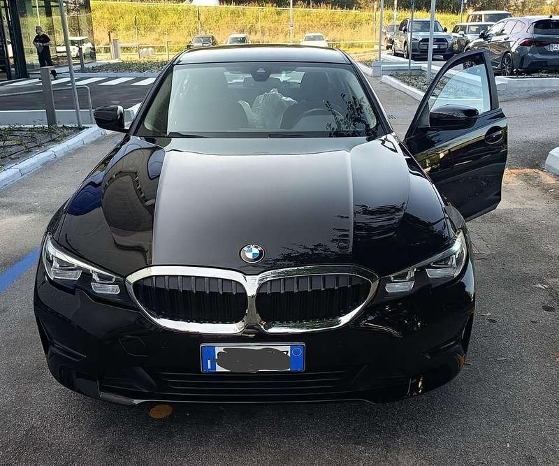 Usata BMW 316 Advantage 122 CV (89 kW) 2022 Nero Berlina