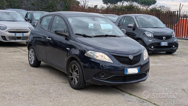 Usata Lancia Ypsilon 69 CV (50 kW) 2019 Nero Utilitaria