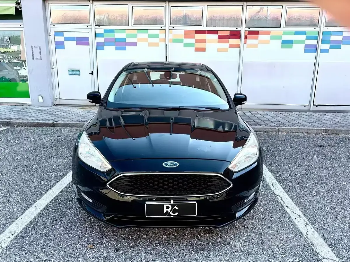 Usata Ford Focus 95 CV (69 kW) 2016 Nero Berlina