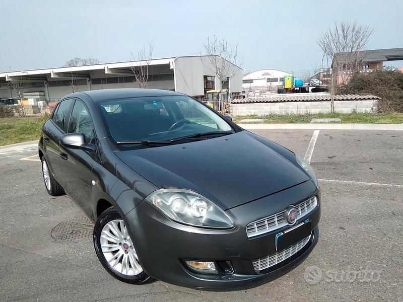 Usata Fiat Bravo Dynamic 90 CV (66 kW) 2011 Grigio Utilitaria