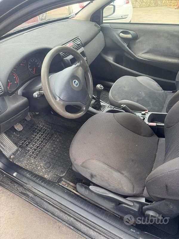 Usata Fiat Stilo 101 CV (74 kW) 2005 Nero Berlina