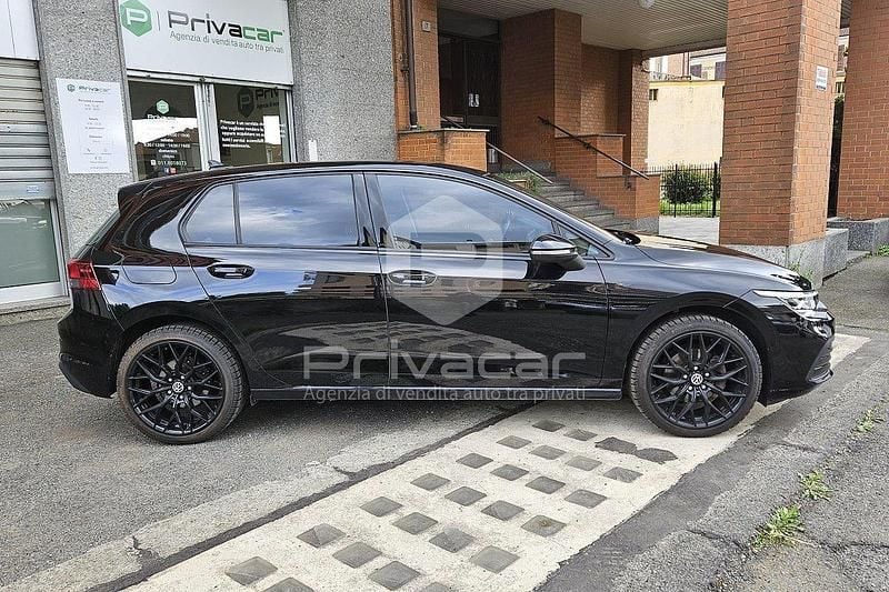 Begagnad VW Golf VIII Life 131 HK (96 kW) 2020 Svart Sedan