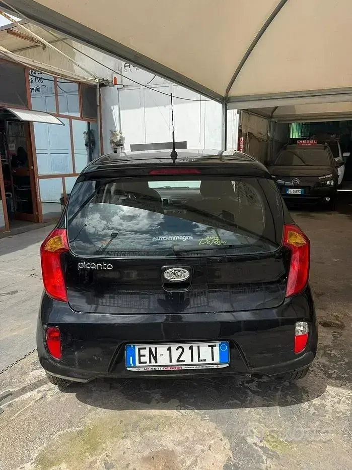 Usata Kia Picanto 69 CV (50 kW) 2012 Nero Utilitaria