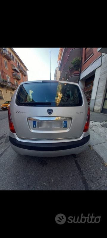 Usata Lancia Musa 69 CV (50 kW) 2006 Grigio Monovolume