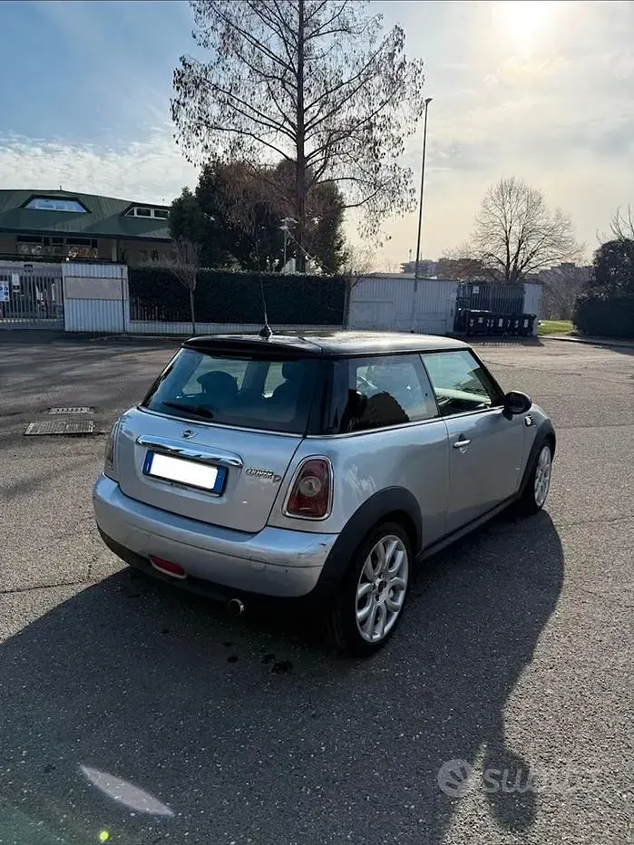 Usata Mini Cooper 109 CV (80 kW) 2009 Grigio Utilitaria