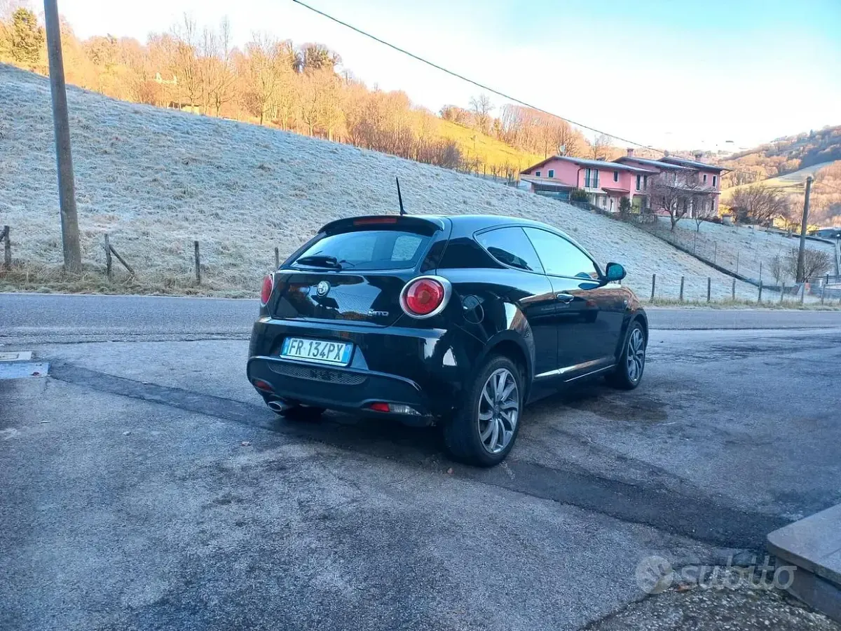 Usata Alfa Romeo MiTo Super 77 CV (56 kW) 2018 Nero Utilitaria