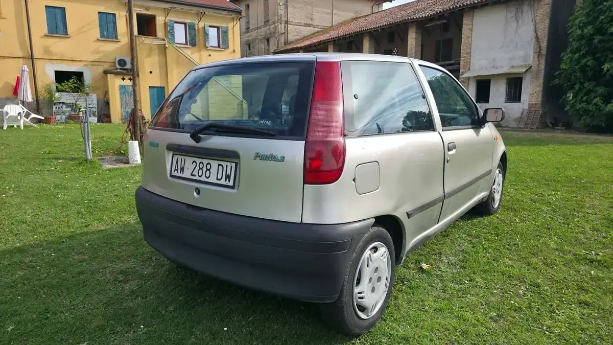 Usata Fiat Punto S 60 CV (44 kW) 1998 Berlina