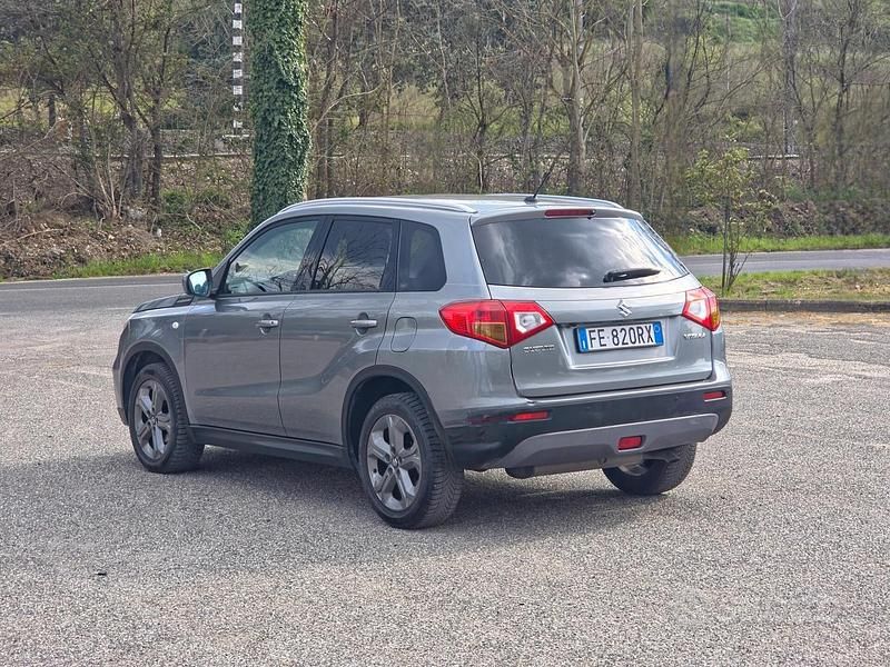 Usata Suzuki Vitara 120 CV (88 kW) 2016 Grigio SUV