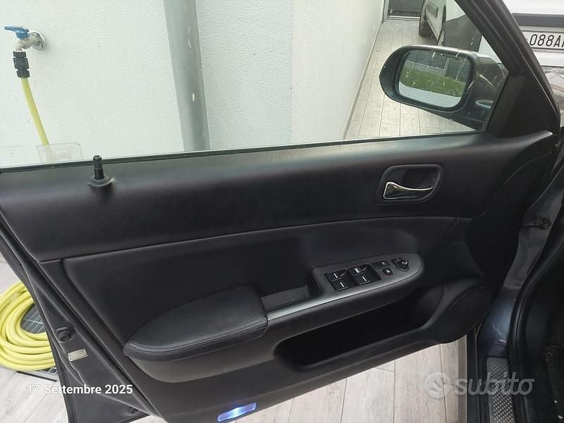 Usata Honda Accord 141 CV (103 kW) 2007 Nero Berlina